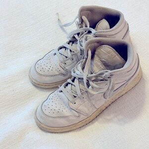 Rare Mid Air Jordan 1 Mid Boys Youth 6.5 used